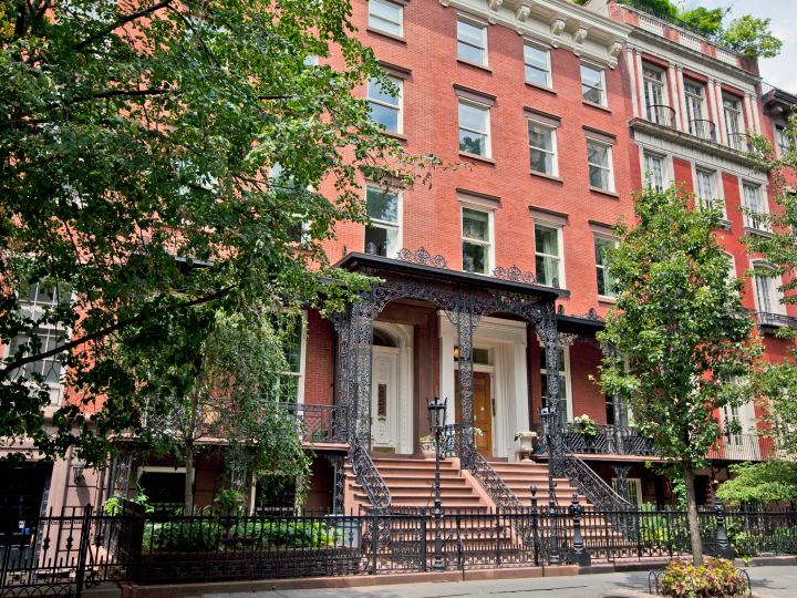 exterior shot of appartment building 